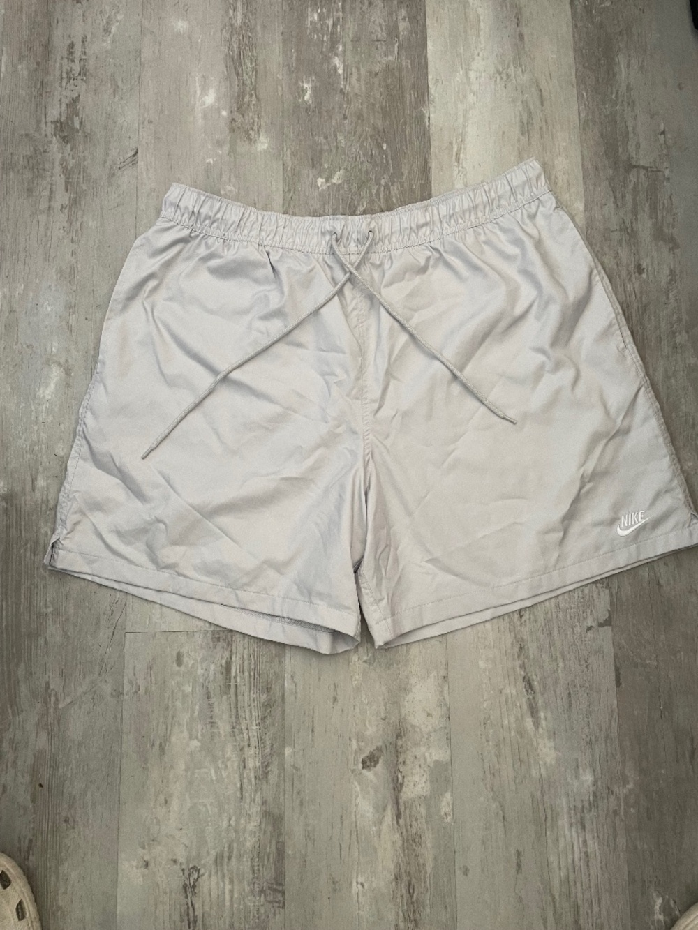 Nike Club Men's Woven Flow Shorts Gray Size XL